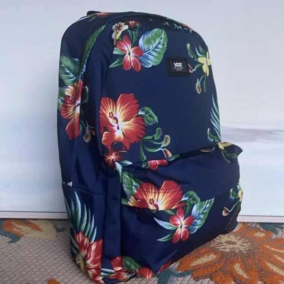 VANS OLD SKOOL III BACKPACK
VN0A3IGRYKU
NWT - Picture 7 of 16